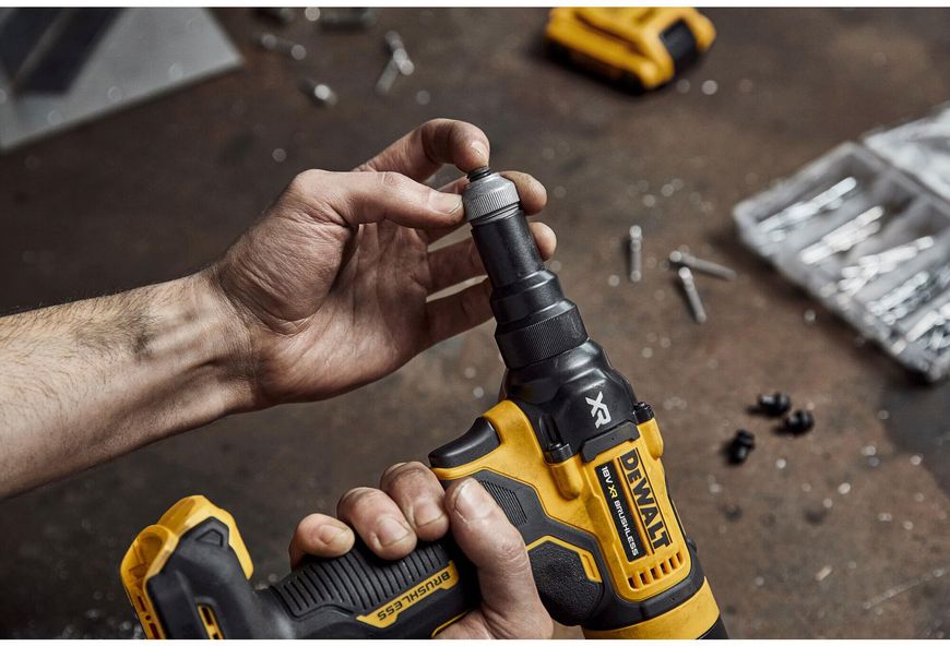 Заклепочник акумуляторний безщітковий DeWALT DCF403NT DCF403NT фото