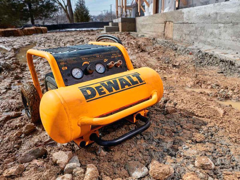 Компресор повітряний безмасляний DeWALT DPC17PS DPC17PS фото