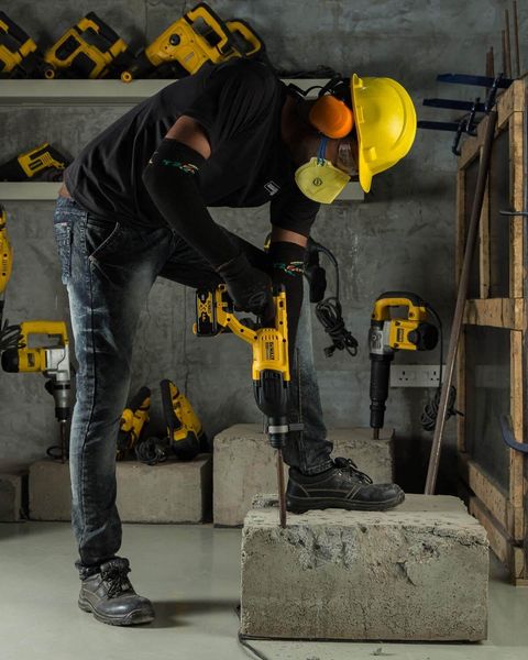 Перфоратор акумуляторний безщітковий SDS-Plus DeWALT DCH133M1 DCH133M1 фото