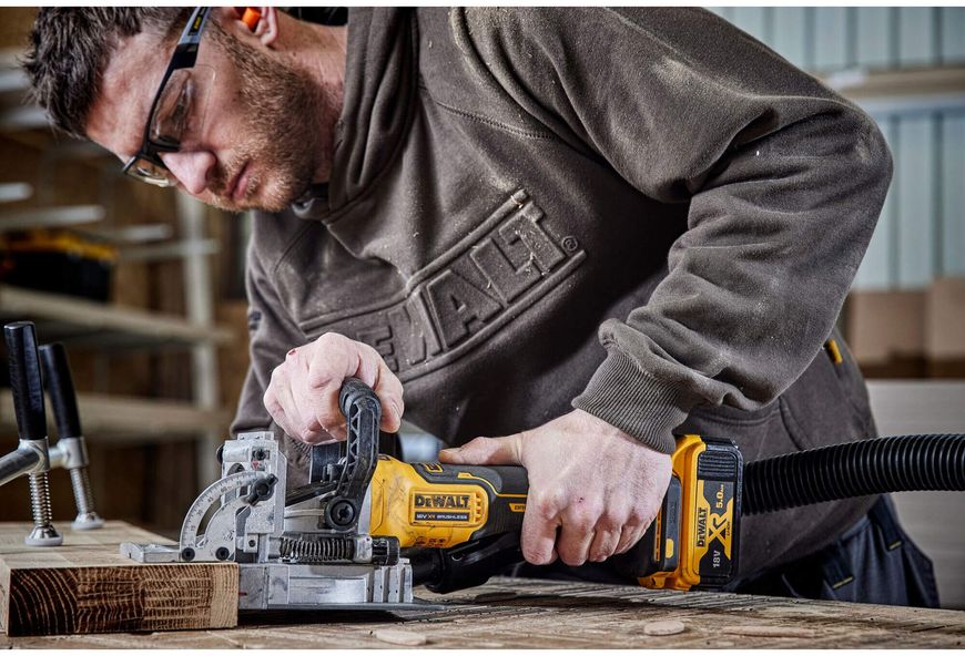 Фрезер акумуляторний безщітковий DeWALT DCW682P2 DCW682P2 фото