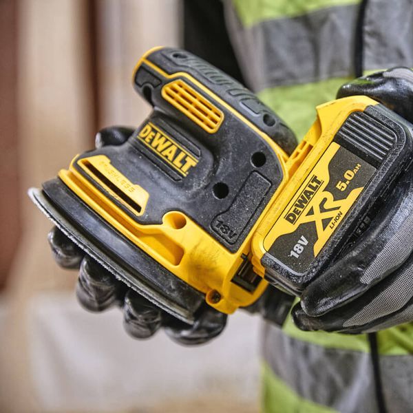 Шліфмашина ексцентрикова акумуляторна безщіткова DeWALT DCW210P2 DCW210P2 фото