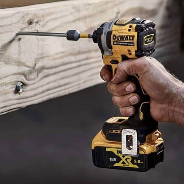 Набір з двох безщіткових інструментів DeWALT DCK2050E2T DCK2050E2T фото