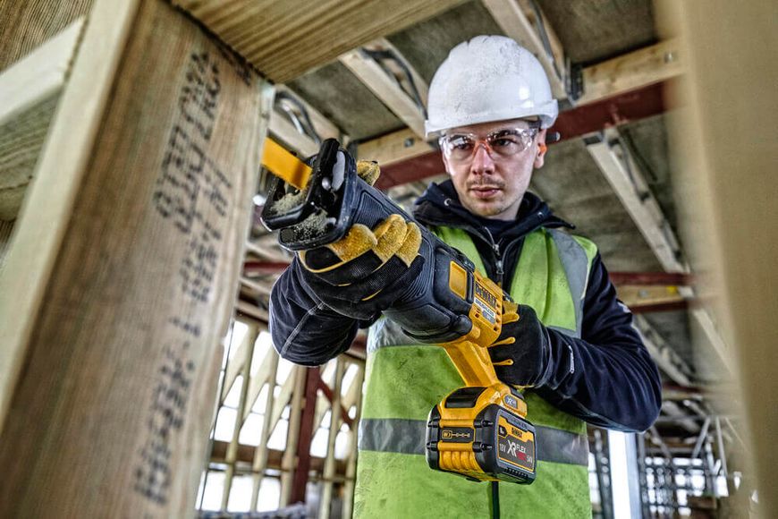 Пила шабельна акумуляторна DeWALT DCS389NT DCS389NT фото