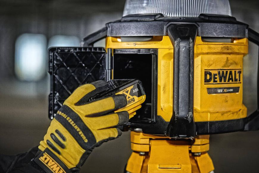 Ліхтар світлодіодний акумуляторний DeWALT DCL074 DCL074 фото