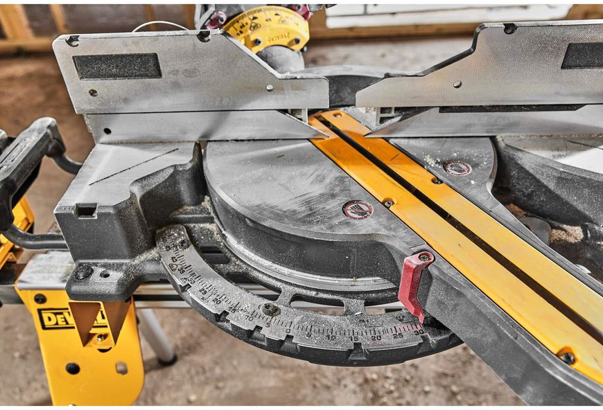 Пила торцювальна акумуляторна безщіткова DeWALT DCS781N DCS781N фото