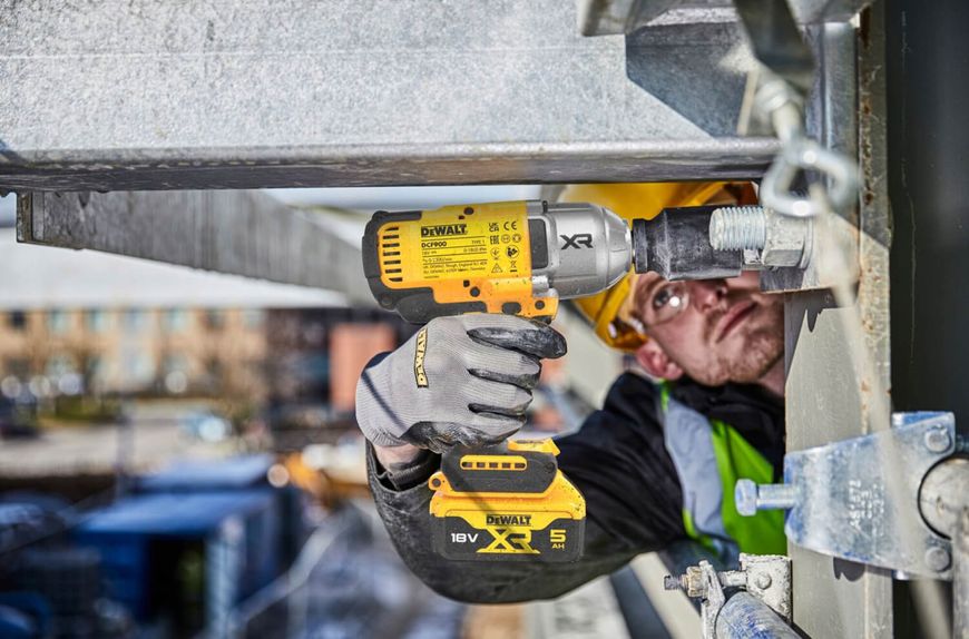 Гайковерт ударний акумуляторний безщітковий DeWALT DCF900N DCF900N фото