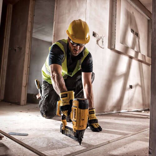 Пістолет цвяхів акумуляторний безщітковий DeWALT DCN680N DCN680N фото