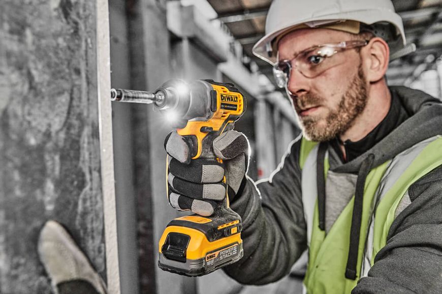 Шурупокрут ударний акумуляторний безщітковий DeWALT DCF840N DCF840N фото