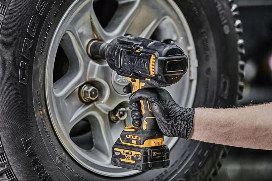 Гайковерт ударний акумуляторний безщітковий DeWALT DCF900P2G DCF900P2G фото