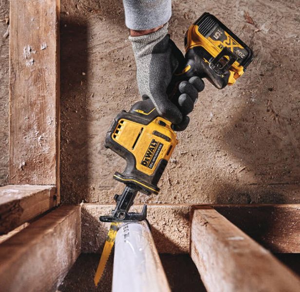 Пила шабельна акумуляторна безщіткова DeWALT DCS369NT DCS369NT фото