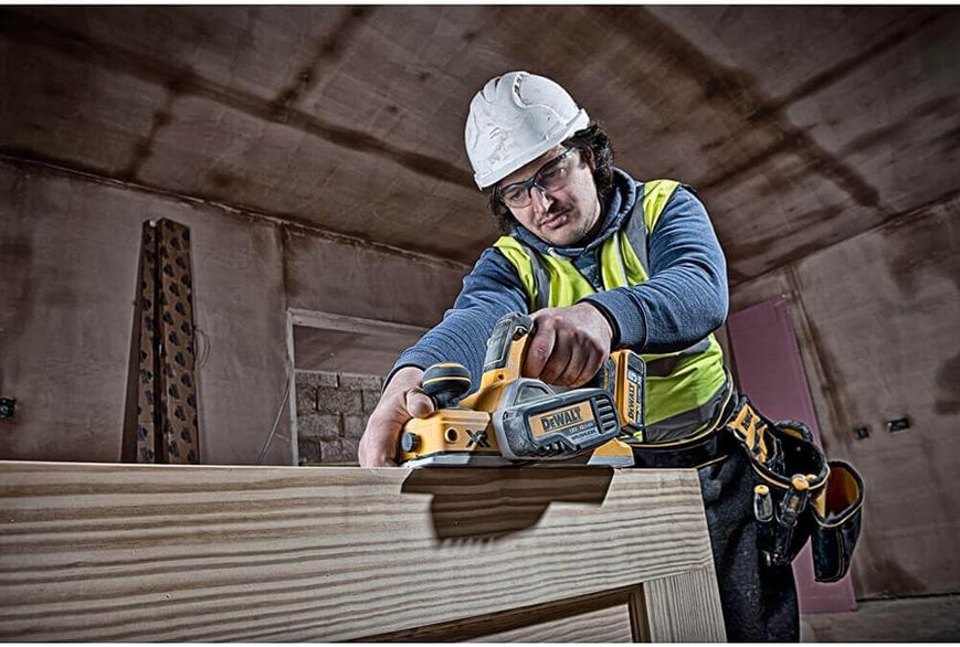 Рубанок акумуляторний безщітковий DeWALT DCP580N DCP580N фото