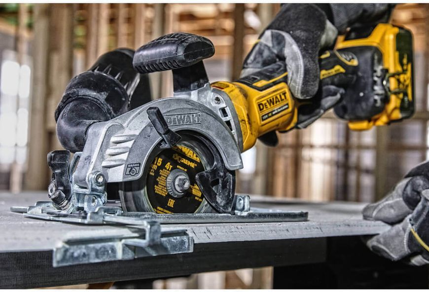 Пила дискова акумуляторна безщіткова DeWALT DCS571P2 DCS571P2 фото