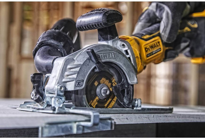 Пила дискова акумуляторна безщіткова DeWALT DCS571P2 DCS571P2 фото