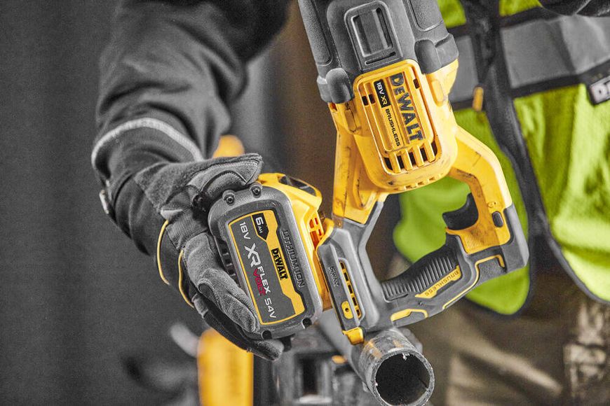 Пила шабельна акумуляторна DeWALT DCS386NT DCS386NT фото