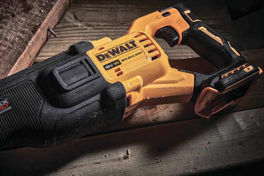 Пила шабельна акумуляторна DeWALT DCS386NT DCS386NT фото