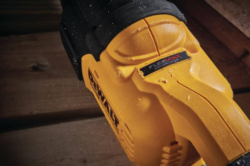 Пила шабельна акумуляторна DeWALT DCS386NT DCS386NT фото