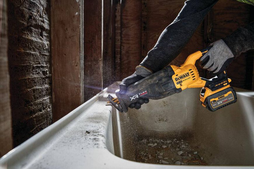 Пила шабельна акумуляторна DeWALT DCS386NT DCS386NT фото