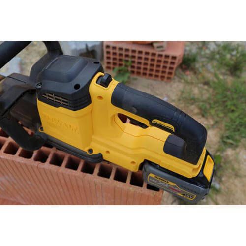 Пила ALLIGATOR акумуляторна безщіткова DeWALT DCS398T2 DCS398T2 фото